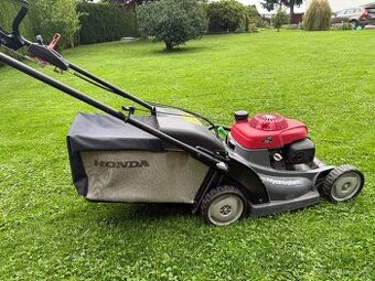 Benzīnová sekačka HONDA S POJEZDEM