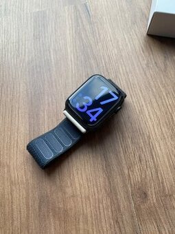 Apple Watch SE 44mm (2. generace) - Skvělý stav, v záruce