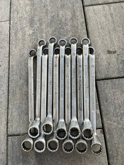 Různé očkoploché klíče.