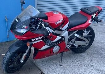 Yamaha Yzf-r6 2001 na náhradní díly