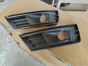 AUDI B9/ 8W A4 pravá mřížka předního nárazníku