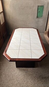 Konferenční stolek