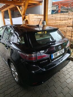Lexus CT200h
