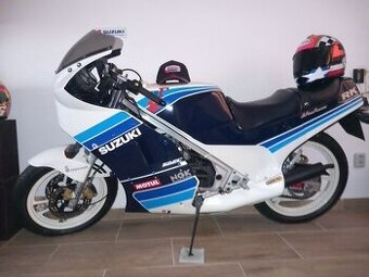 Suzuki RG 250 Gama GJ 21B