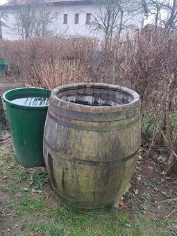 Prodám dřevěný sud na vodu