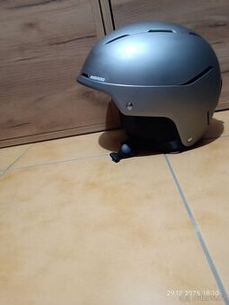 Lyžařská helma Rioroo šedé barvy, vel. L - nová