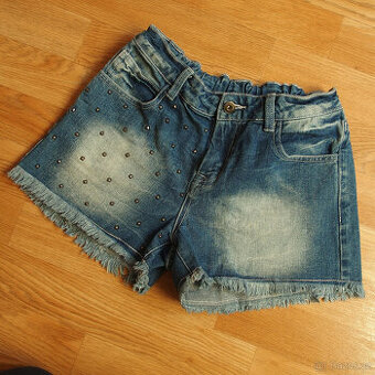 Dámské modré jeans šortky cvočky, vel. M jako nové