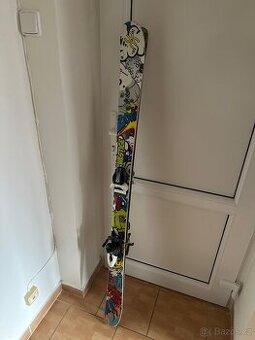 Freestylové lyže Westige Comics + boty