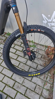Elektrokolo Orbea Wild M-TEAM 2025 - velikost L. Najeto pouz