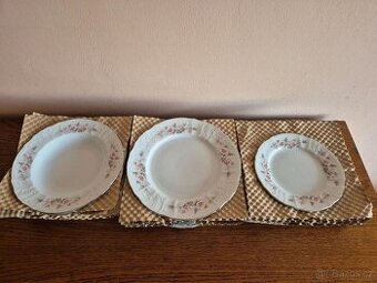 Talířová sada motiv růžičky Bernadotte