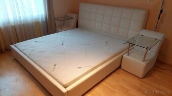 Postel manželská s nočními stolky - 1