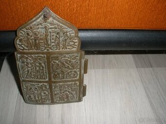 Dvířka od starobylé skříňky