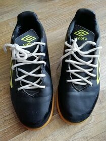 Sálové sportovní tenisky UMBRO vel. 32