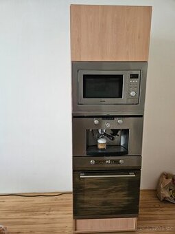 Vestavný pákový kávovar s mlýnkem