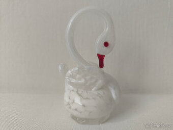 Skleněná labuť bílá