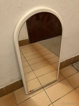 Zrcadlo s bílým rámem - 1