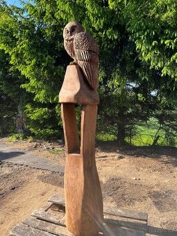 Vyřezávaná zvonice se sovou – dub, výška 2 m