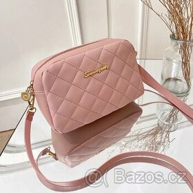 Krásná růžová kabelka