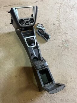 Středový panel Impreza STI 01-04