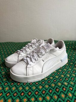 Puma Jada