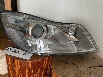 Facelift přední pravé světlo octavia 2