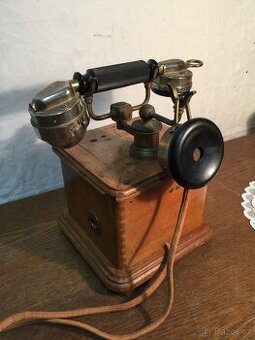 starý telefon - 1