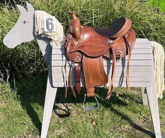 Westernové sedlo 6) hnědé oválné