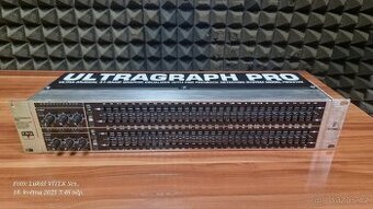 Behringer Ultragraph Pro FBQ3102