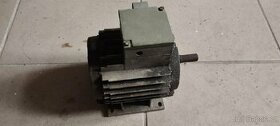 Motor 220 V - 1