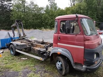 Avia nosič kontejneru