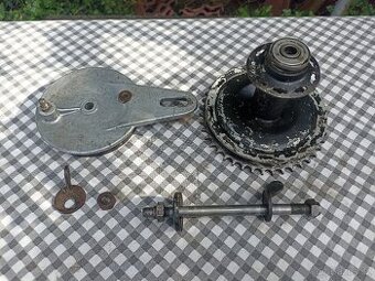 Kompletní náboj zadního kola ČZ 125 T