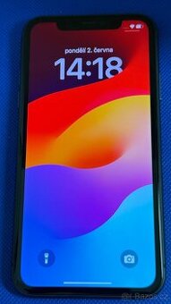 iPhone 11 64GB Black, krásný stav