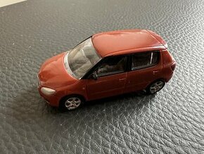 Model Škoda Fabia červená v měřítku 1:72