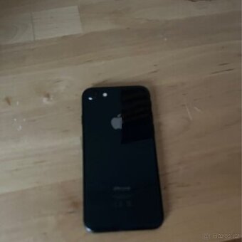 IPHONE 8