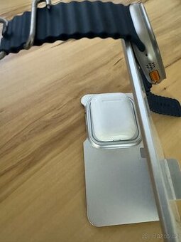 Nabíjecí stanice telefon ,sluchátka, hodinky, - 1