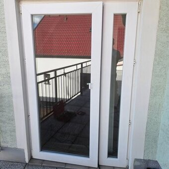Balkonové dveře s bočním světlíkem