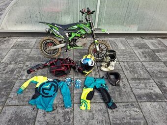 Motorka + oblečení