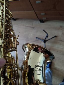 Stagg alt saxofon s pouzdrem a popruhem pro začátečníky