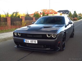 Dodge Challenger, 5.7 V8 - MANUAL - krásný stav