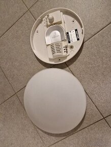 Nástěnné stropní světlo s mikrovlnným čidlem