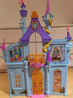 Palác Disney, domeček pro panenky