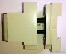 Krabička na měřící přístroj na DIN