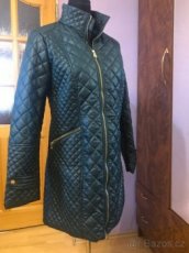 Prošívaná smaragdově zelená bunda vel38