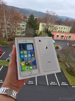 Apple iPhone 8 64GB White - baterie 100%