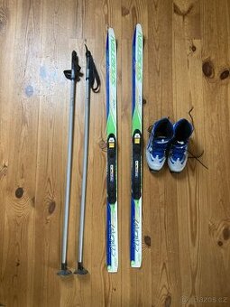 dětský běžecký set, délka lyží 120 cm, skluznice s šupinami,