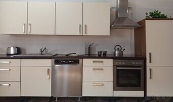 Světlá moderní kuchyně PAOLA