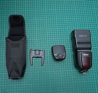 Prodám blesk Nissin Di700A+Air1 pro Nikon
