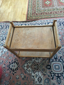 11_Servírovací dřevěné stolky na kolečkách