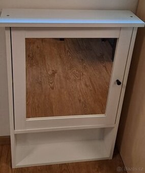 Zrcadlová skříňka