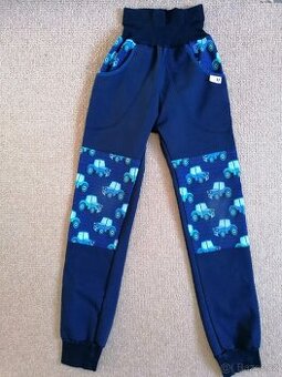 Tmavě modré zateplené softshellové kalhoty, v. 140